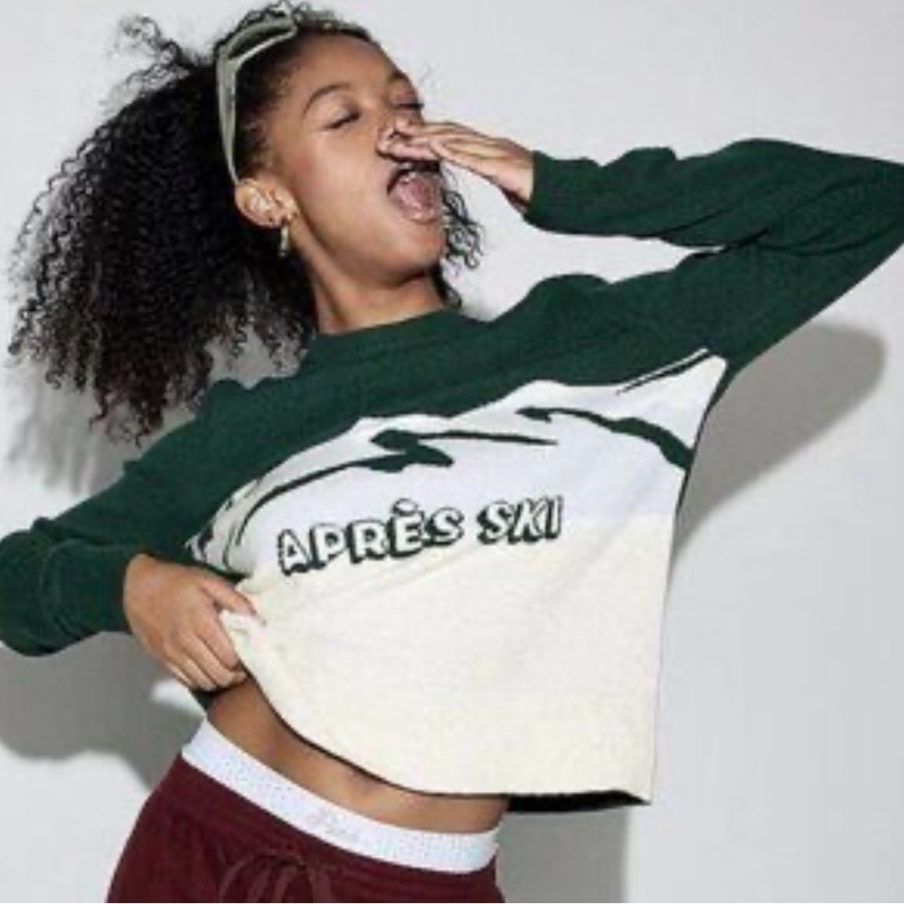 NWT PINK VS Collegiate Knit Crewneck Apres Ski Sweater